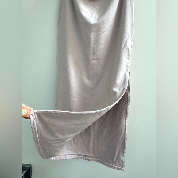 Re Ona Side Slit Midi Skirt in Mauve - Picture 6 of 7